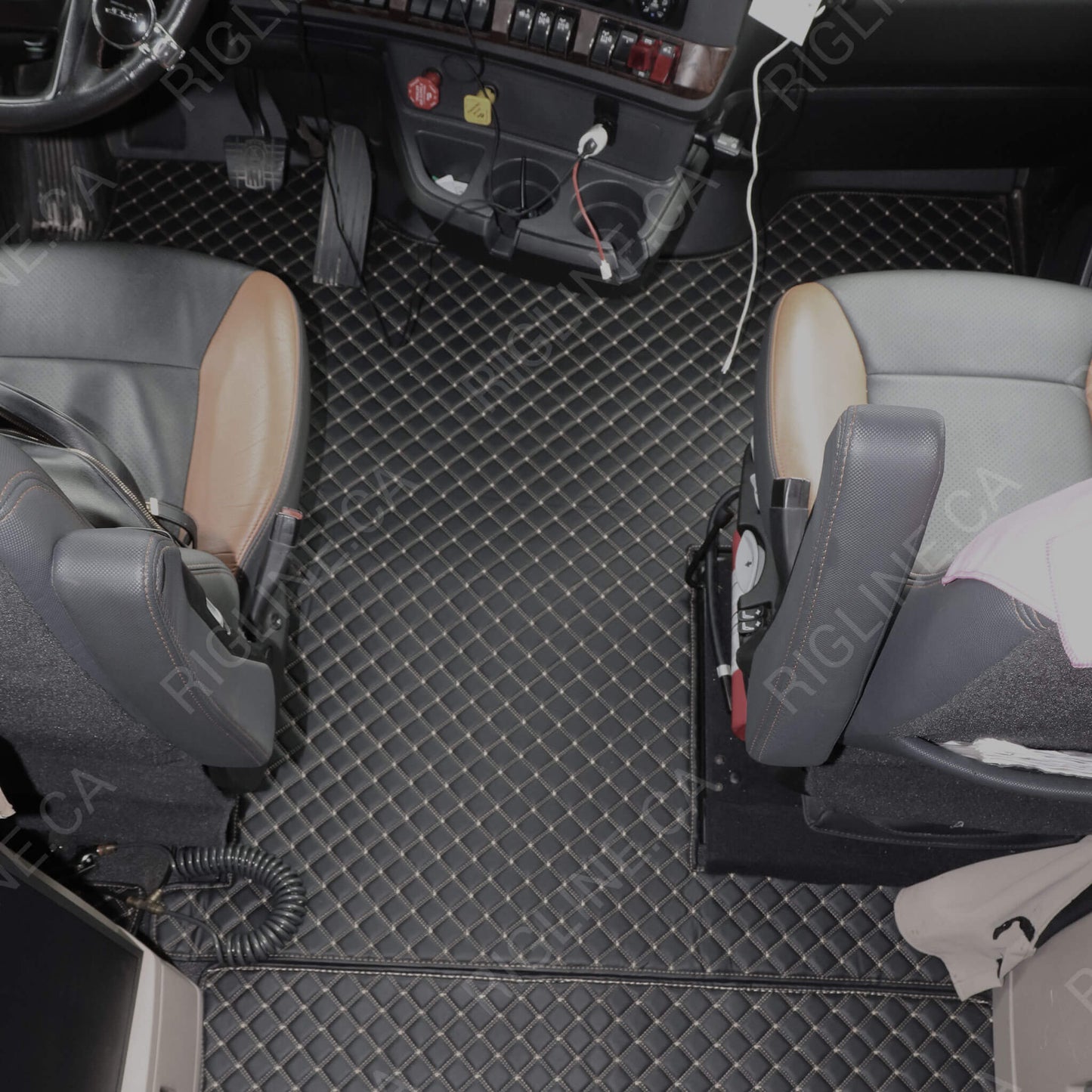 Kenworth T680 Automatic Floor Mats 2019-2025