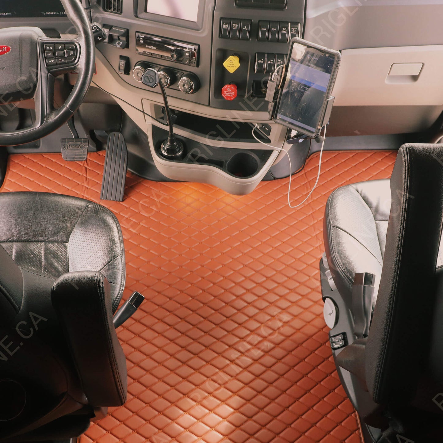 Peterbilt 579 Floor Mats 2019-2025