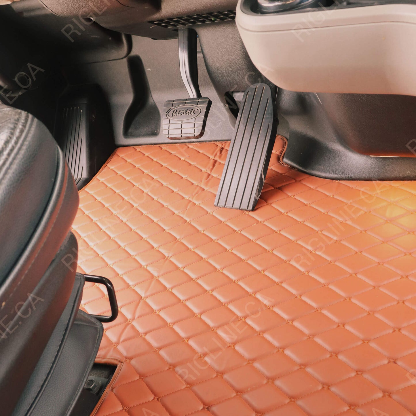Peterbilt 579 Floor Mats 2019-2025